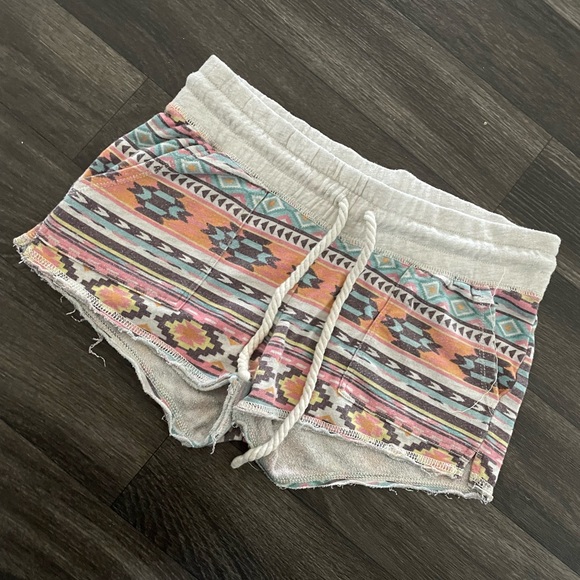 3/$20 | Garage - Aztec Patterned Shorts - Picture 1 of 5